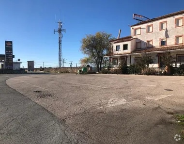 Retail in Ledanca, Guadalajara to rent - Building Photo - Image 3 of 3