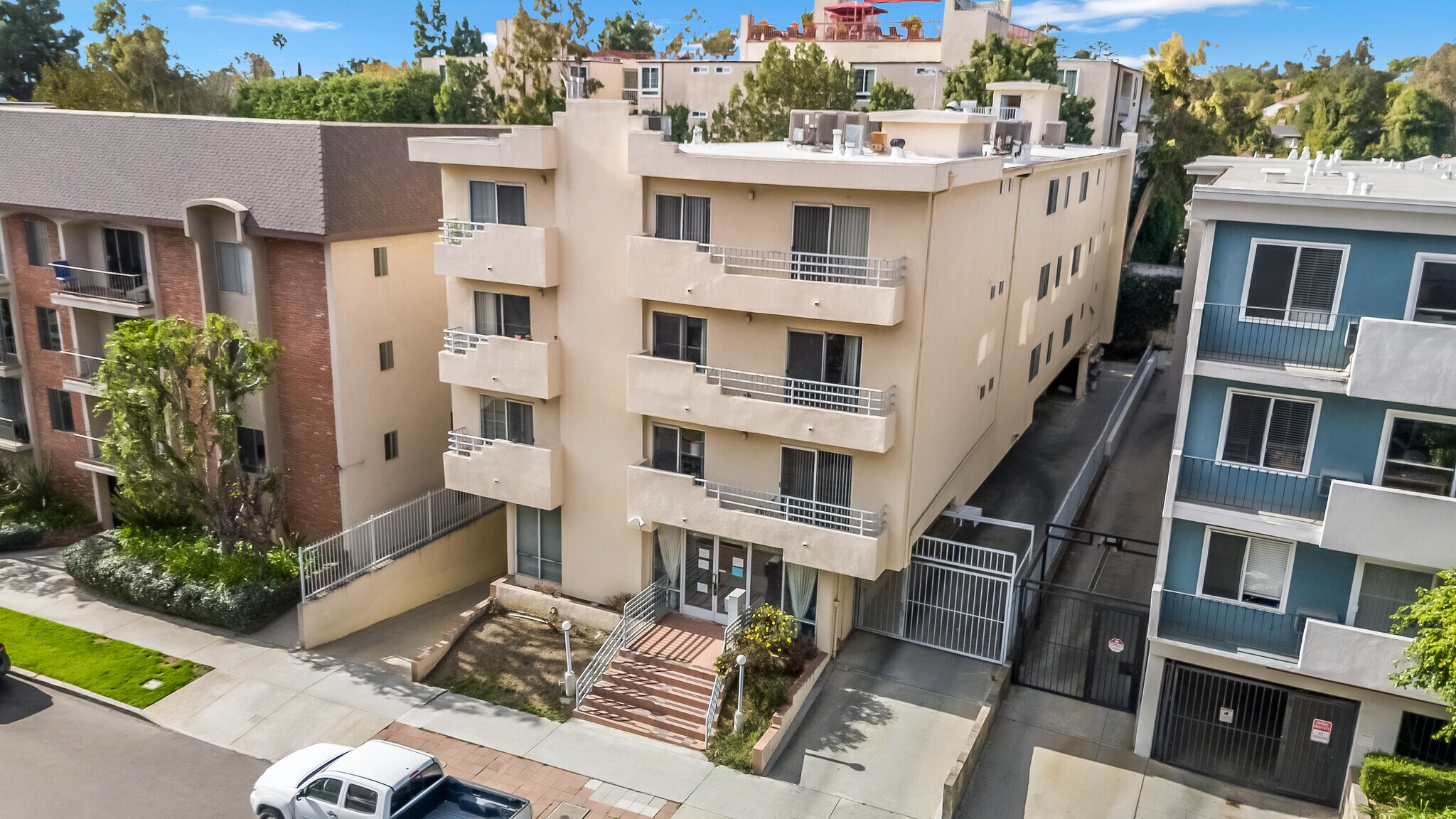 423 Kelton Ave, Los Angeles, CA for sale Building Photo- Image 1 of 1