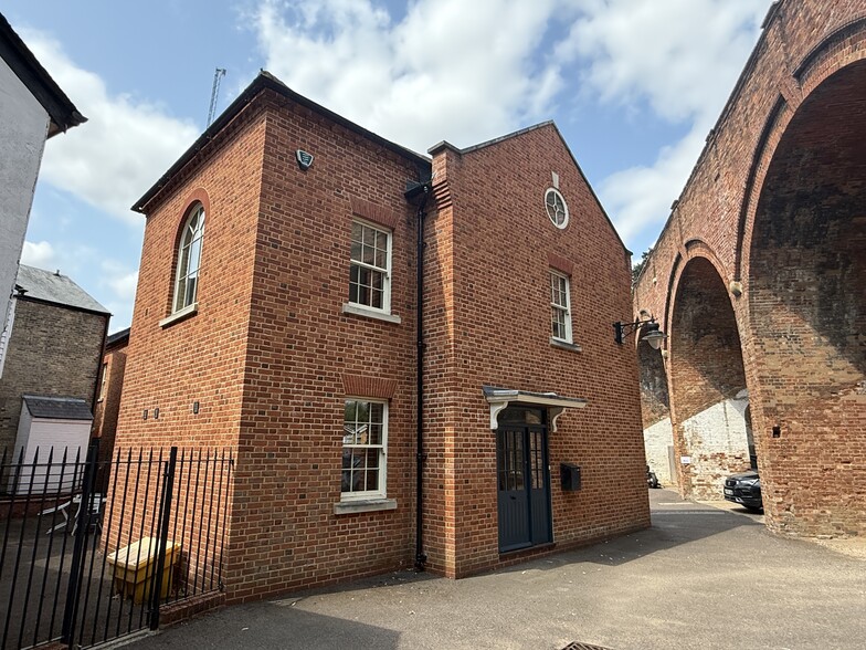 12-13 Arm And Sword Ln, Hatfield to rent - Building Photo - Image 1 of 10