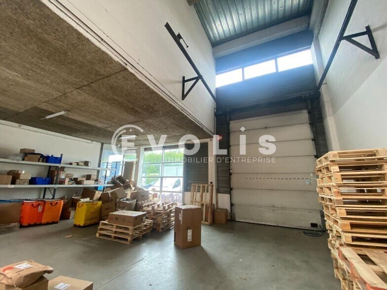 Light Industrial in Valenton to rent - Interior Photo - Image 3 of 5