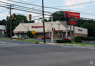 593 Market St, Elmwood Park, NJ for sale Primary Photo- Image 1 of 1