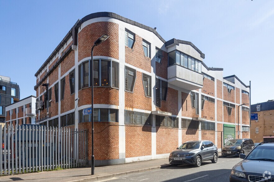 Elizabeth Fry Rd, London for sale - Primary Photo - Image 1 of 1