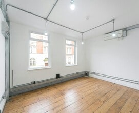 372 Old St, London to rent Interior Photo- Image 1 of 2
