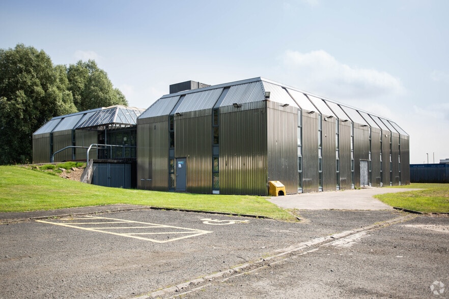 Northumbrian Way, Newcastle Upon Tyne to rent - Primary Photo - Image 1 of 4