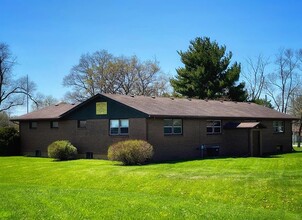 1107 N Blackhawk Blvd, Rockton, IL for rent Building Photo- Image 2 of 3