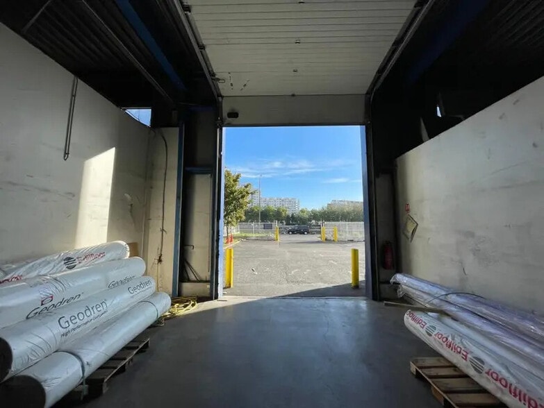 Industrial in Vitry-sur-Seine to rent - Interior Photo - Image 3 of 8