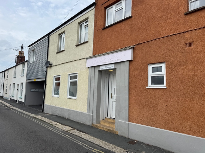 117B Dorchester Rd, Weymouth to rent - Building Photo - Image 2 of 2