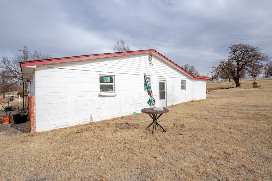 8604 N Sooner Rd, Oklahoma City, OK for sale - Building Photo - Image 2 of 26