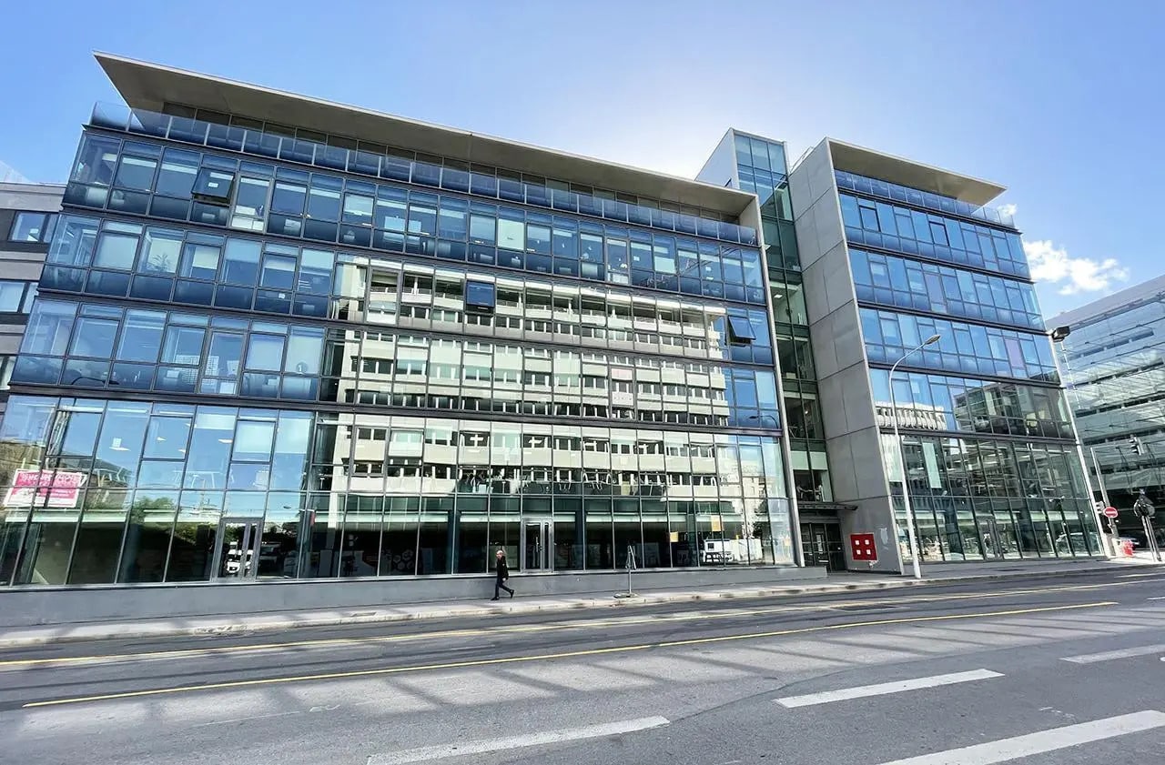 Office in Lyon to rent Building Photo- Image 1 of 14