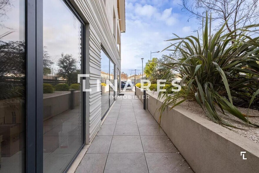 Retail in Saint-Cyr-sur-Mer for sale - Building Photo - Image 2 of 8