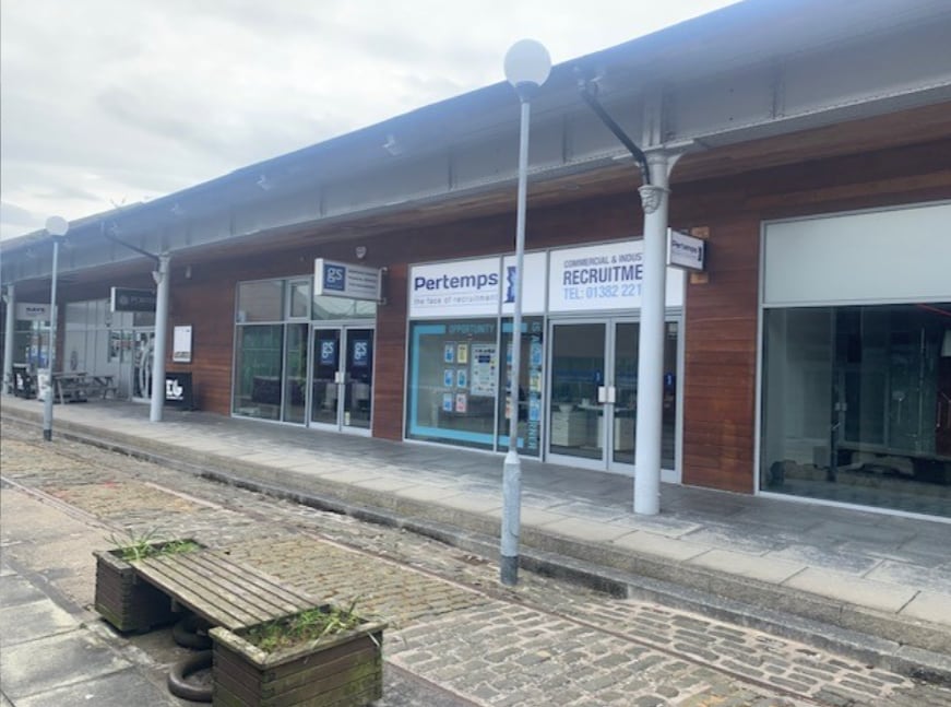 Dundee Investment Portfolio portfolio of 3 properties for sale on LoopNet.co.uk Primary Photo- Image 1 of 2