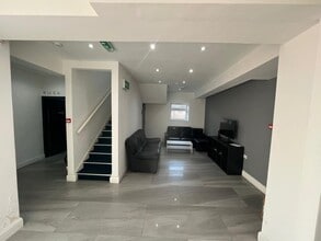 60 Oaklands Park Ave, Ilford to rent Interior Photo- Image 2 of 5