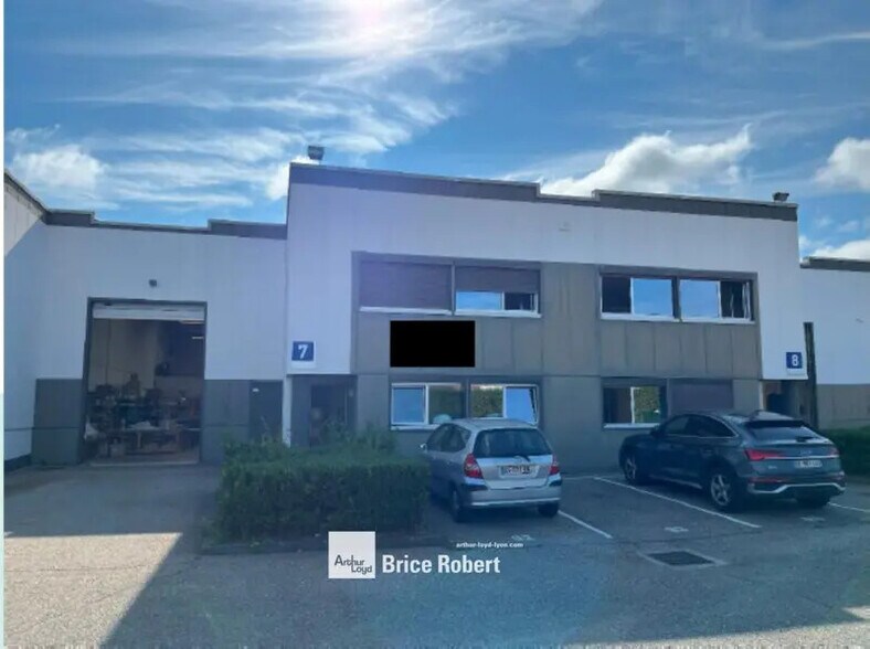 Light Industrial in Décines-Charpieu to rent - Building Photo - Image 2 of 9