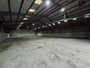 Long Ln, Newark to rent Interior Photo- Image 1 of 3