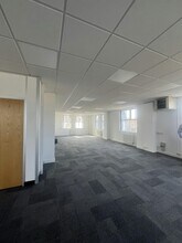 Hornbeam Sq N, Harrogate to rent Interior Photo- Image 2 of 9