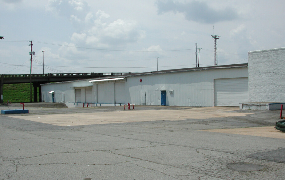 601-717 E 10th St, North Little Rock, AR for rent - Building Photo - Image 1 of 3