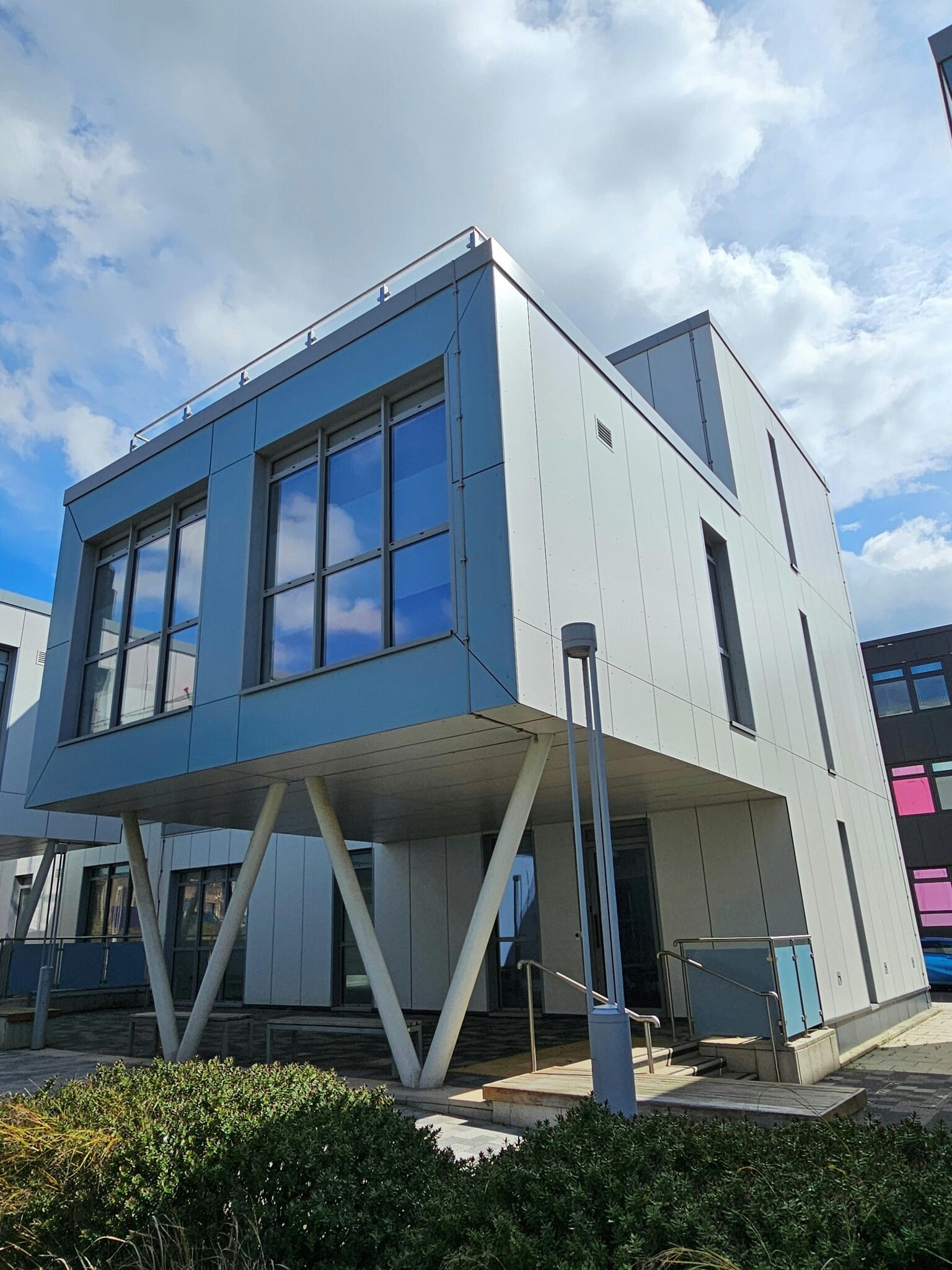 Snowdon Rd, Middlesbrough to rent Building Photo- Image 1 of 6