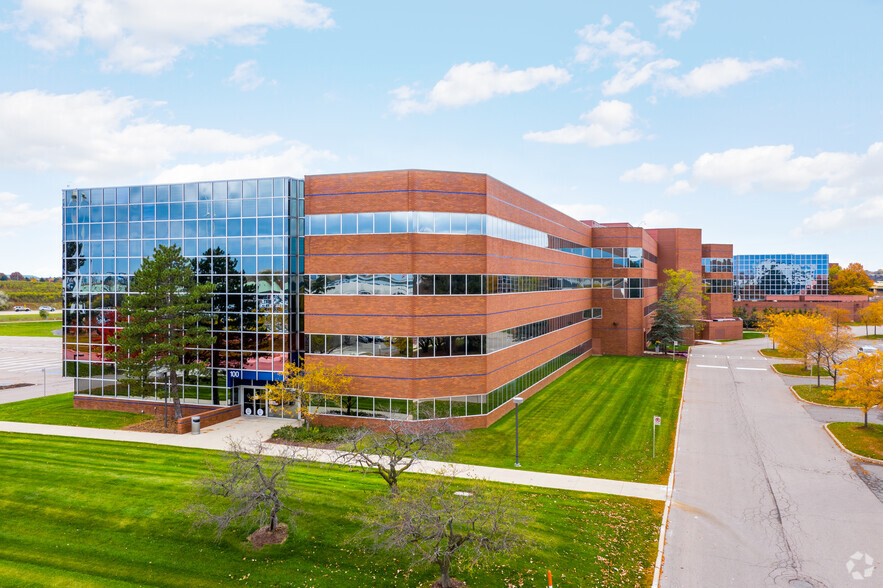 100 Galleria Officentre, Southfield, MI for sale - Building Photo - Image 1 of 9