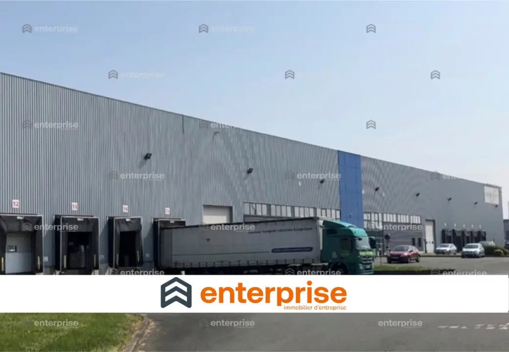 Location Entrepôt 17 507 m² - Photo 1