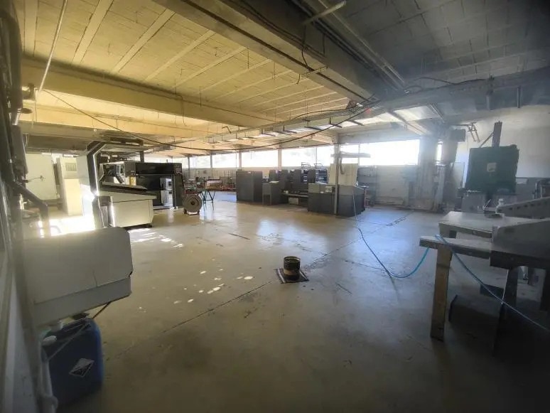Location Local d'activités 1 613 m² - Photo 1