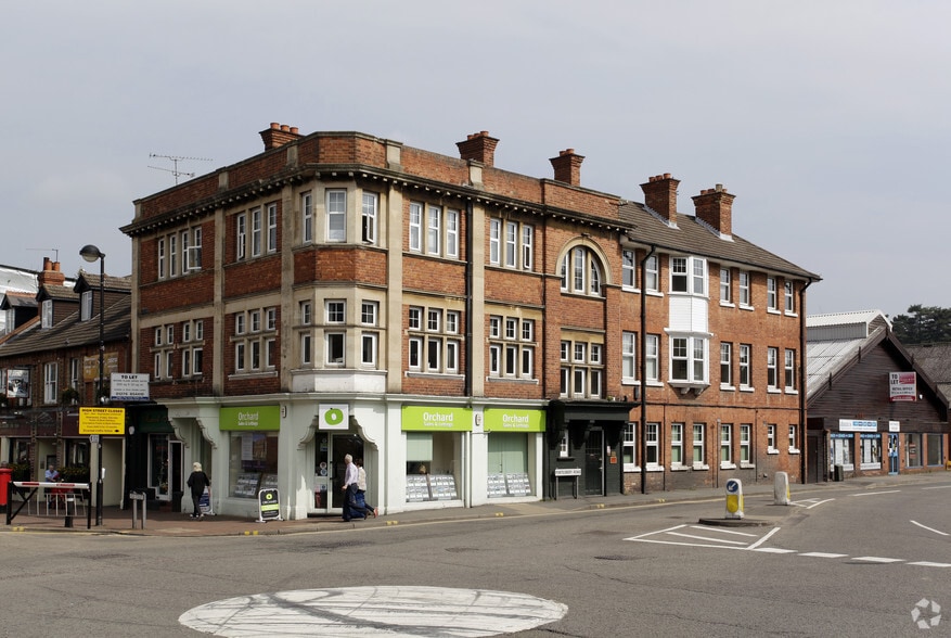 1 Portesbery Rd, Camberley to rent - Primary Photo - Image 1 of 2