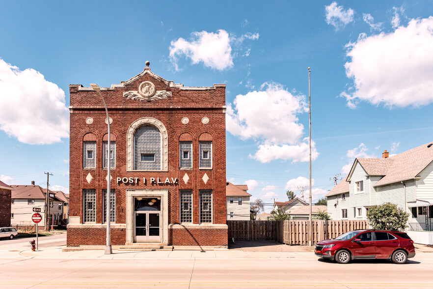 3105 Holbrook St, Hamtramck, MI for sale - Building Photo - Image 2 of 22