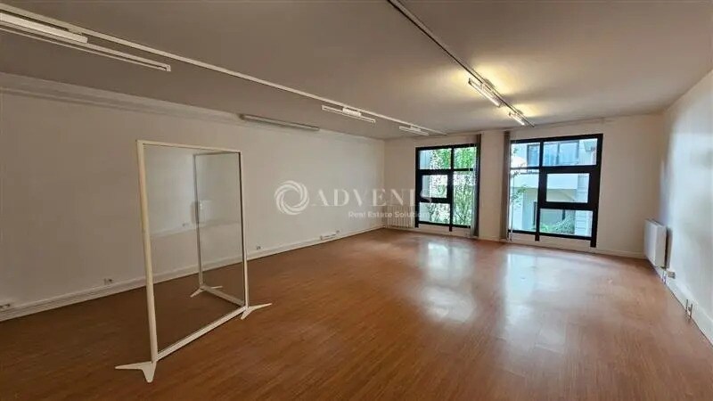 Office in Lille to rent - Interior Photo - Image 2 of 12