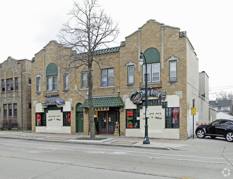 3524 N Oakland Ave, Milwaukee, WI for rent - Primary Photo - Image 1 of 2