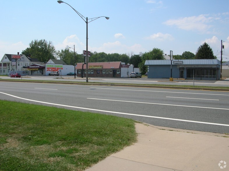 110-112 S Philadelphia Blvd, Aberdeen, MD for sale - Building Photo - Image 2 of 2