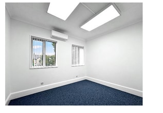 31 Bois Ln, Amersham to rent Interior Photo- Image 2 of 3