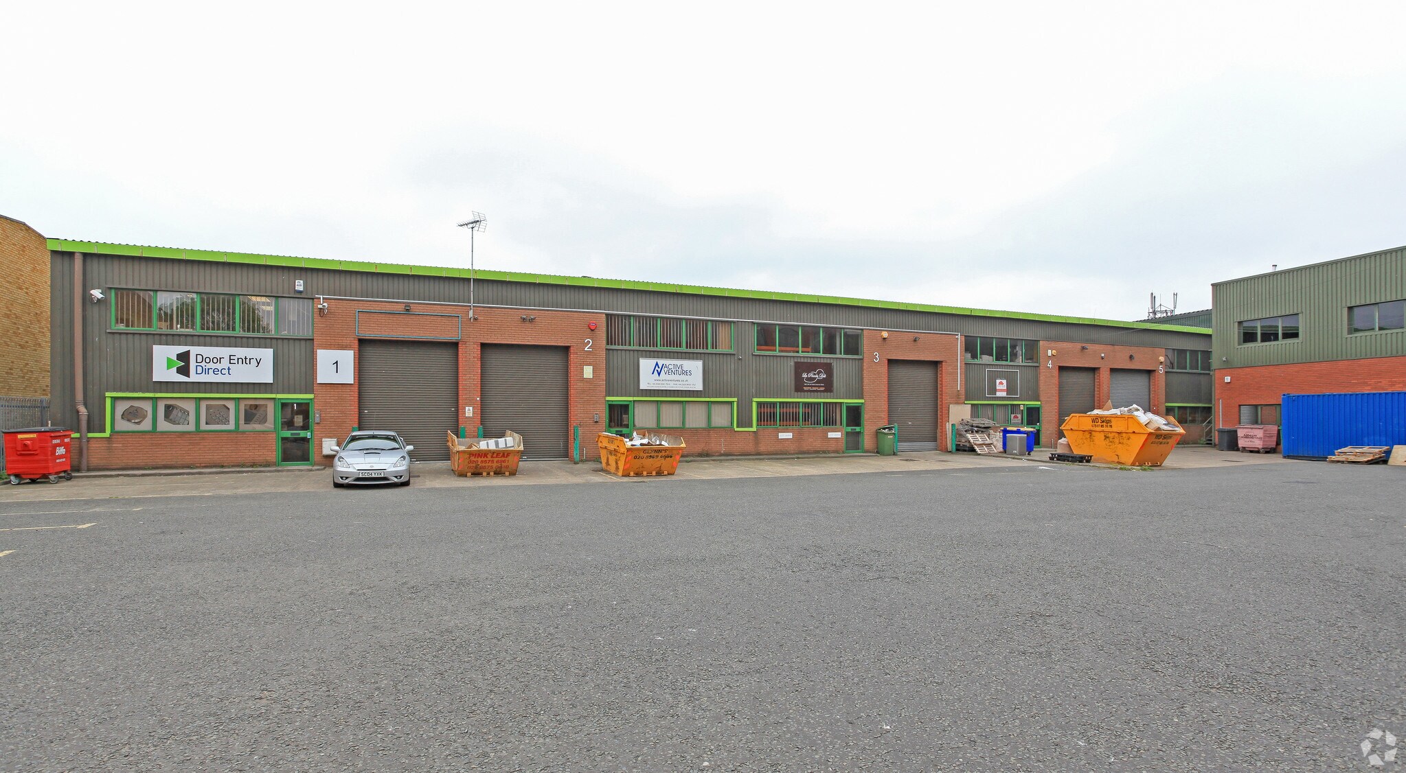 12 Cumberland Ave, London to rent Primary Photo- Image 1 of 4