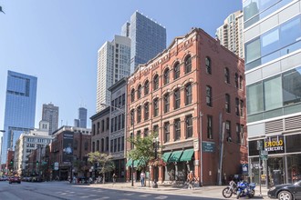 432 N Clark St, Chicago, IL for rent Primary Photo- Image 1 of 4