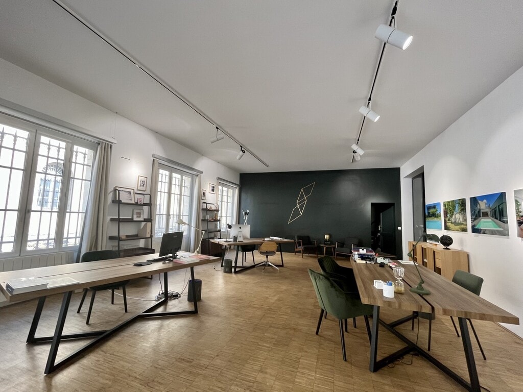 Location Bureaux 135 m² - Photo 1