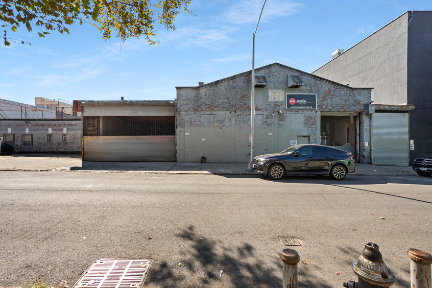 162 25th St, Brooklyn, NY for rent - Building Photo - Image 1 of 5