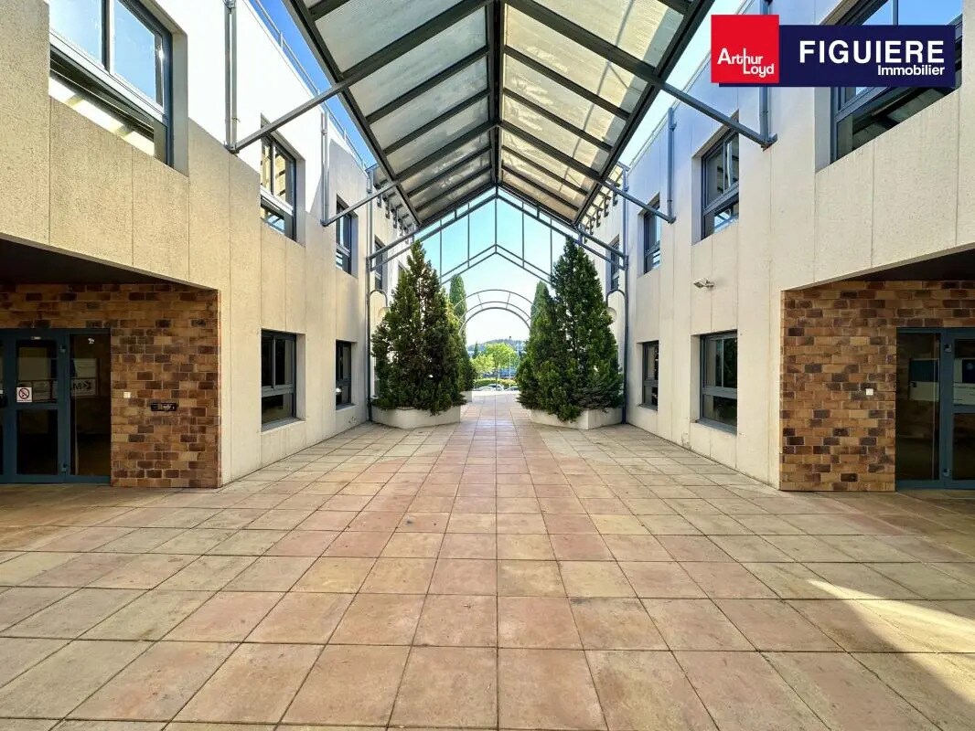 190 Rue Claude Nicolas Ledoux, Aix-en-Provence to rent Building Photo- Image 1 of 14