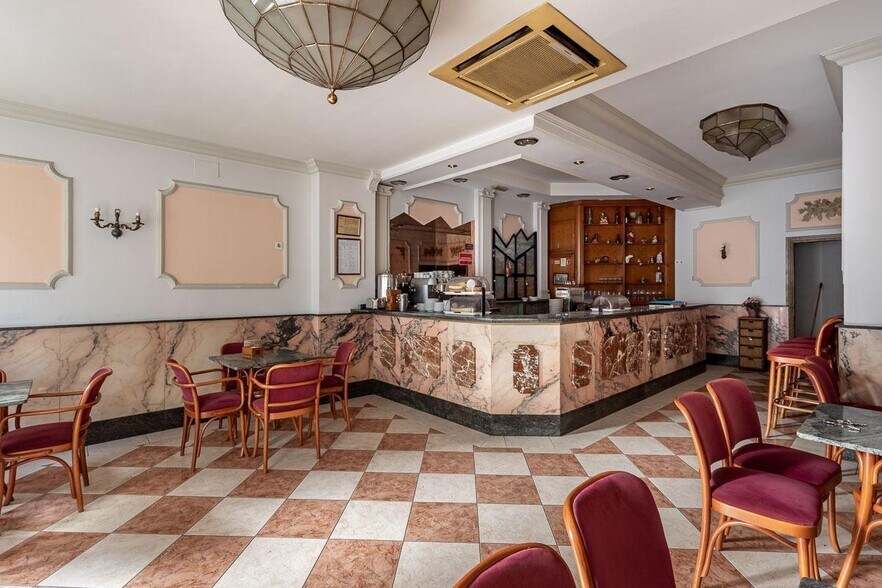 Pdta Francisco Javier Cob, 18, Granada, Granada for sale - Interior Photo - Image 3 of 16