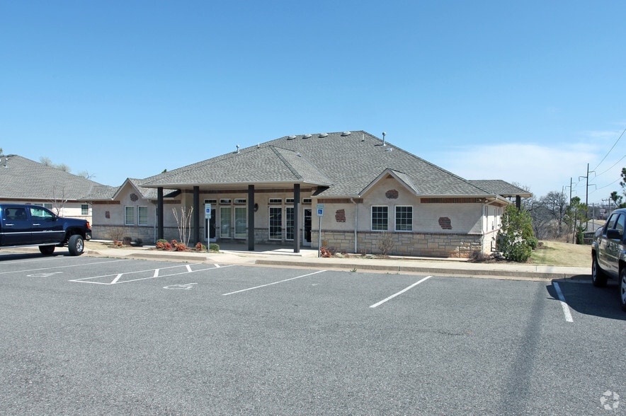 941 NW 164th St, Edmond, OK to rent - Building Photo - Image 1 of 7