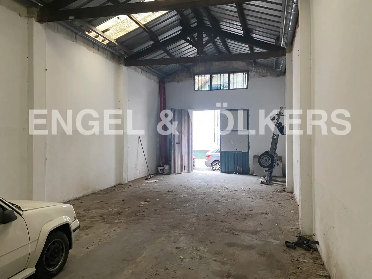 Industrial in L'Hospitalet de Llobregat, Barcelona for sale Building Photo- Image 1 of 7