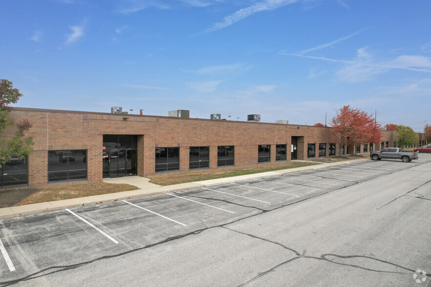 5601-5671 W 74th St, Indianapolis, IN for rent - Primary Photo - Image 1 of 4