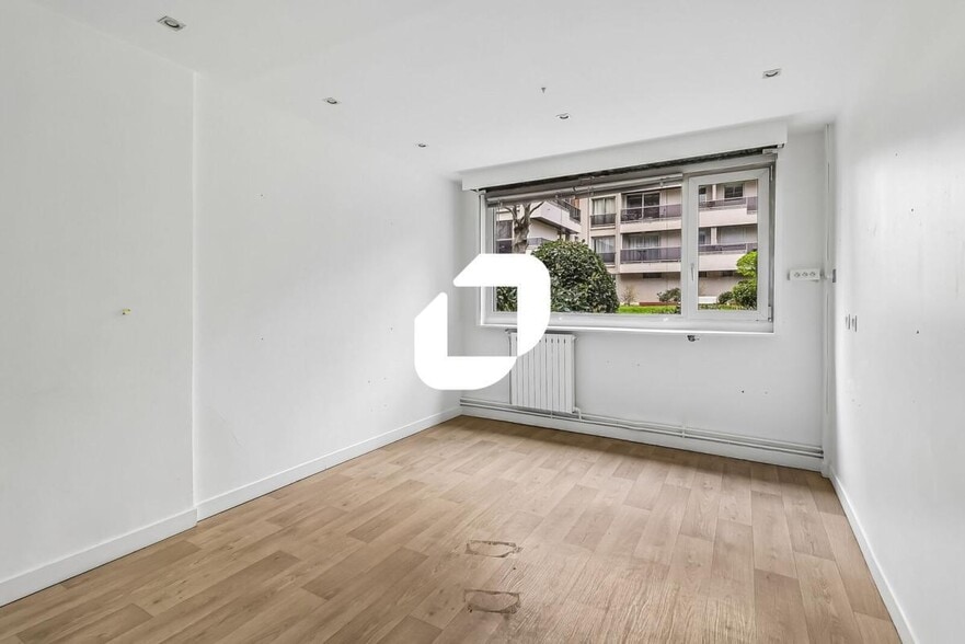 Build-to-Rent in Paris for sale - Interior Photo - Image 1 of 13
