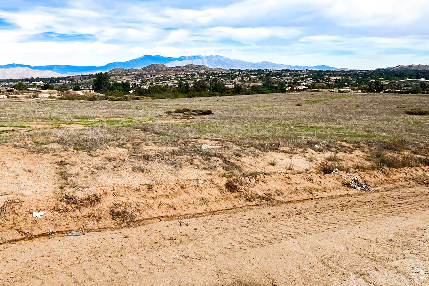 El Sobrante & Palm Dr, Riverside, CA for sale - Primary Photo - Image 1 of 1