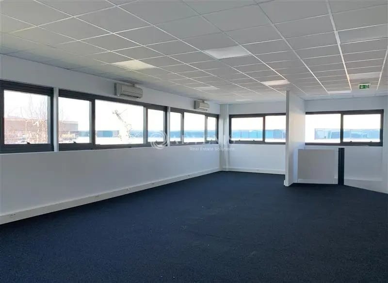 Light Industrial in Bonneuil-sur-Marne to rent - Interior Photo - Image 2 of 6