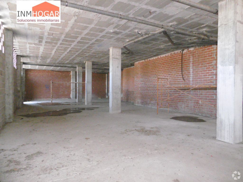 Retail in Ávila, Ávila to rent Interior Photo- Image 1 of 4