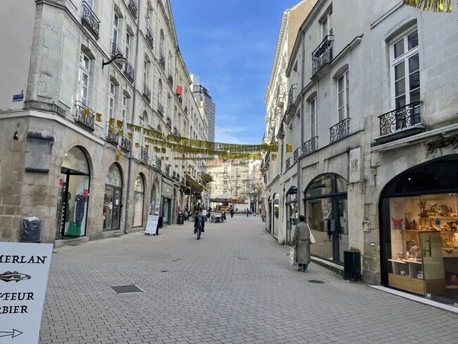 Location Commerce 33 m²