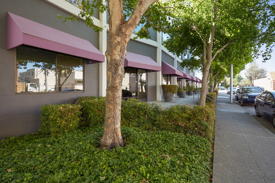 32 W 25th Ave, San Mateo, CA for rent - Building Photo - Image 2 of 8