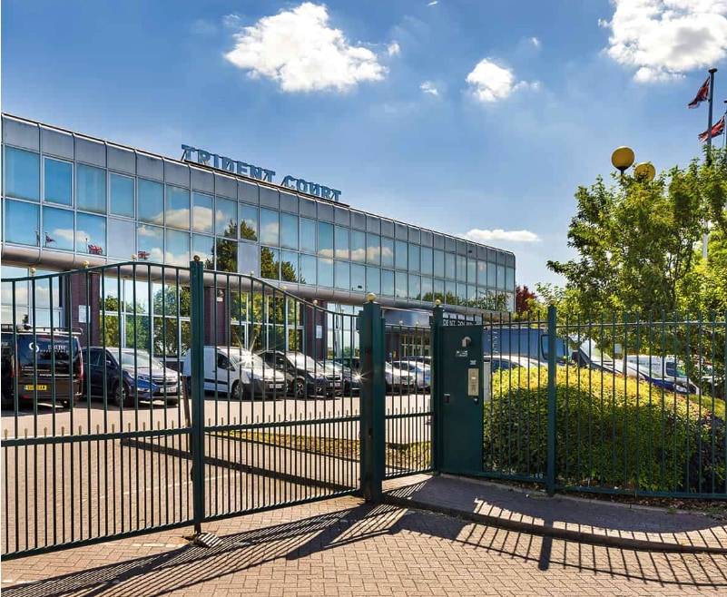 Oakcroft Rd, Chessington to rent Building Photo- Image 1 of 15