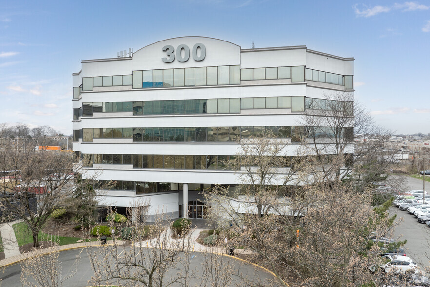 300 Harmon Meadow Blvd, Secaucus, NJ for rent - Building Photo - Image 2 of 6