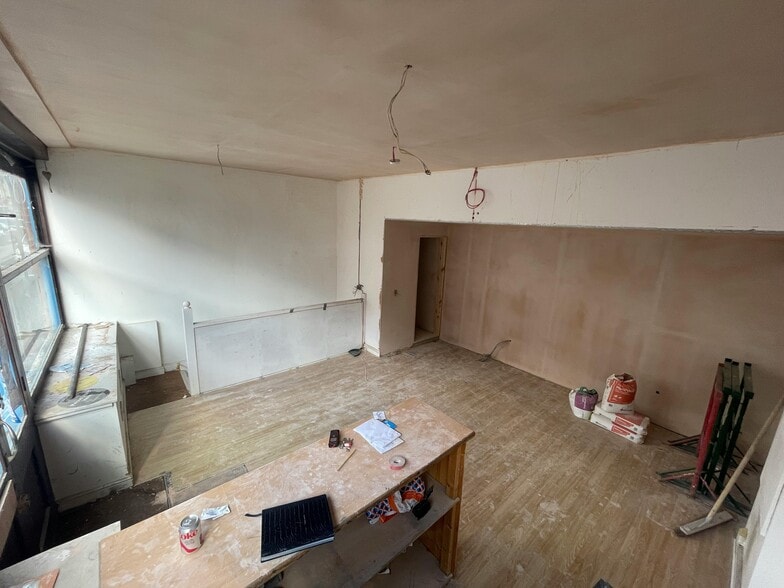 298 Holdenhurst Rd, Bournemouth to rent - Building Photo - Image 3 of 6