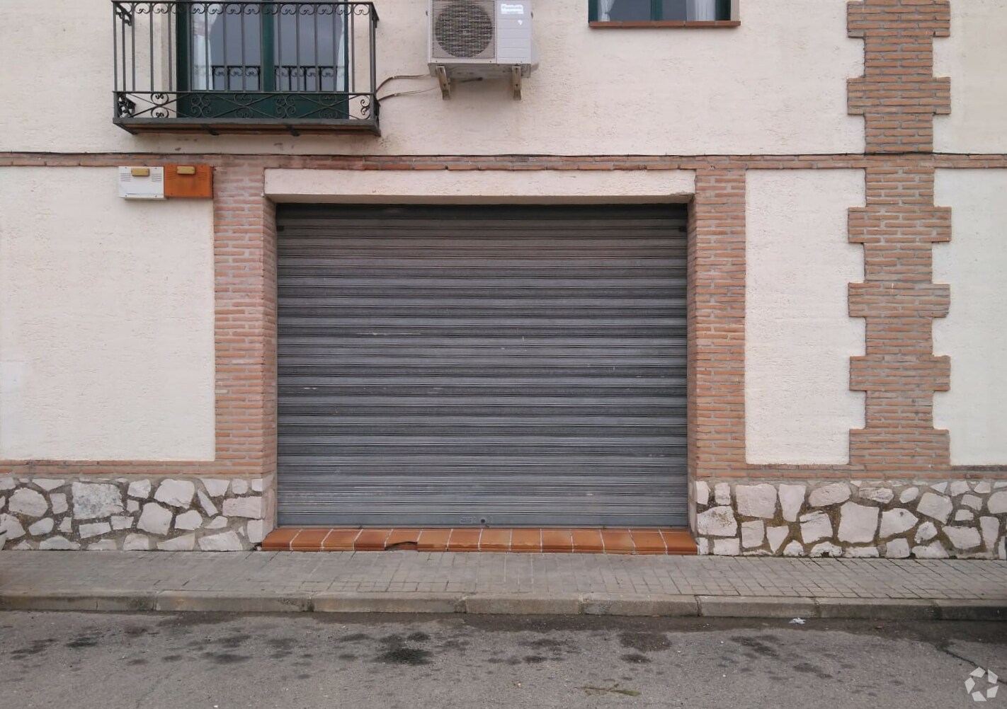 Retail in Chinchón, Madrid to rent Interior Photo- Image 1 of 2