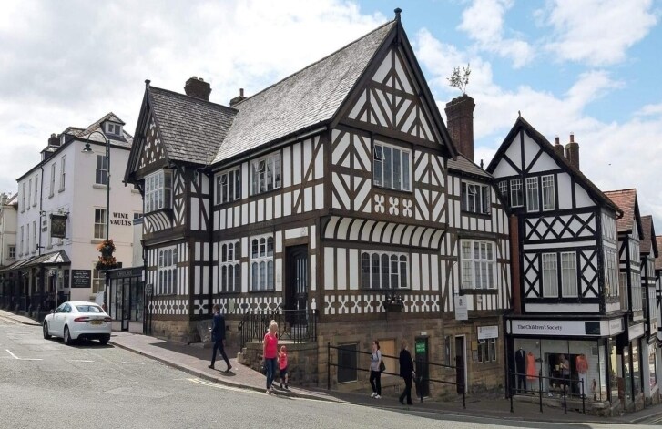 7 St Peters Sq, Ruthin for sale Primary Photo- Image 1 of 1